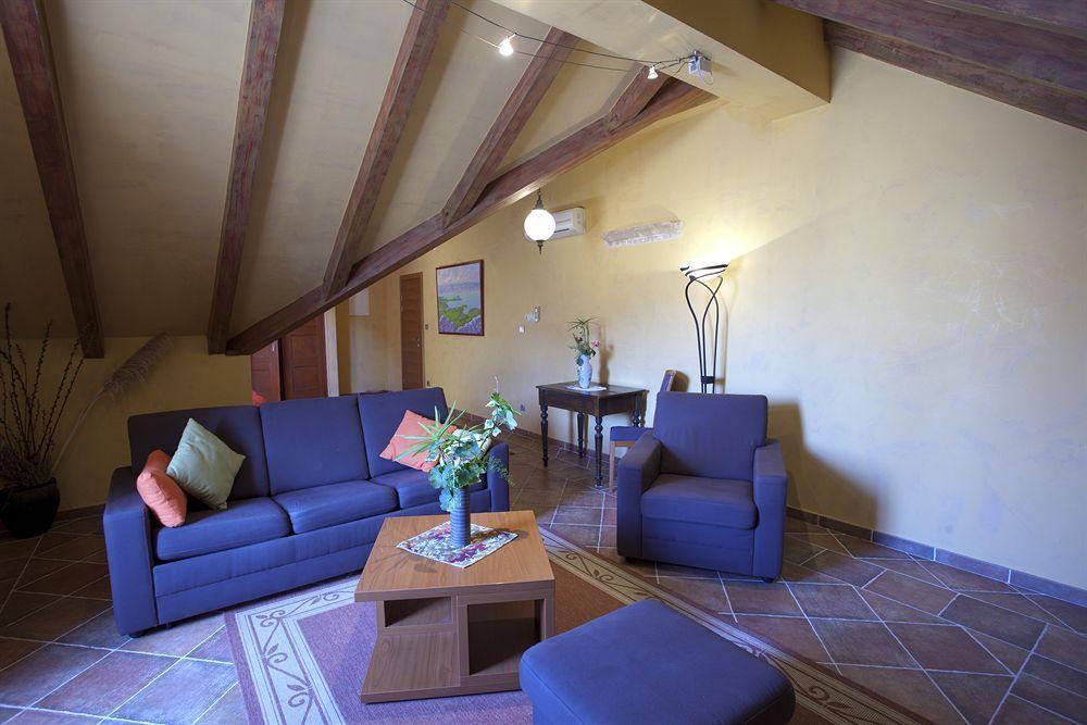 Nora Hotel