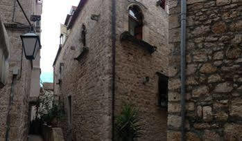 Nora Hotel